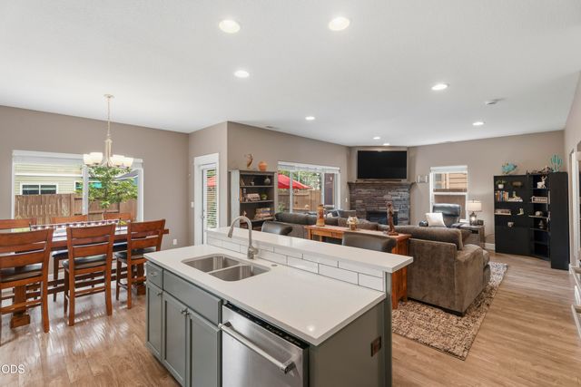 21340 NE Evelyn Place, Bend, OR 97701