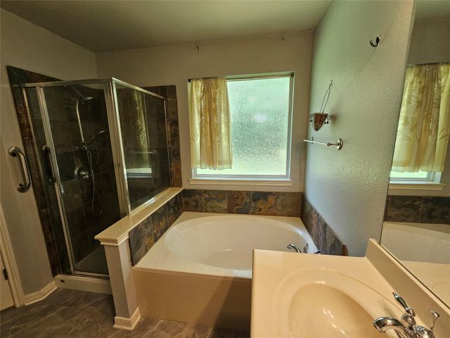 2035 Intrepid DR, Buda, TX 78610