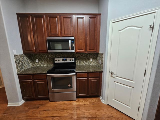 2035 Intrepid DR, Buda, TX 78610