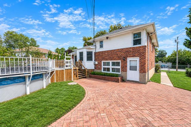 3 Rosewood Drive, Massapequa, NY 11758