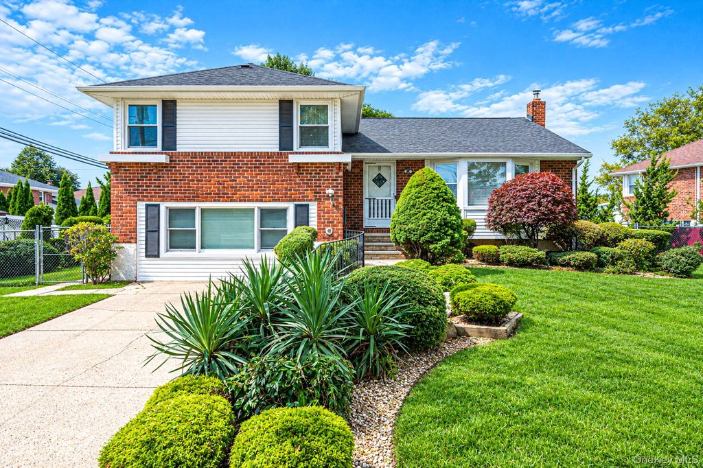 3 Rosewood Drive, Massapequa, NY 11758 — exterior