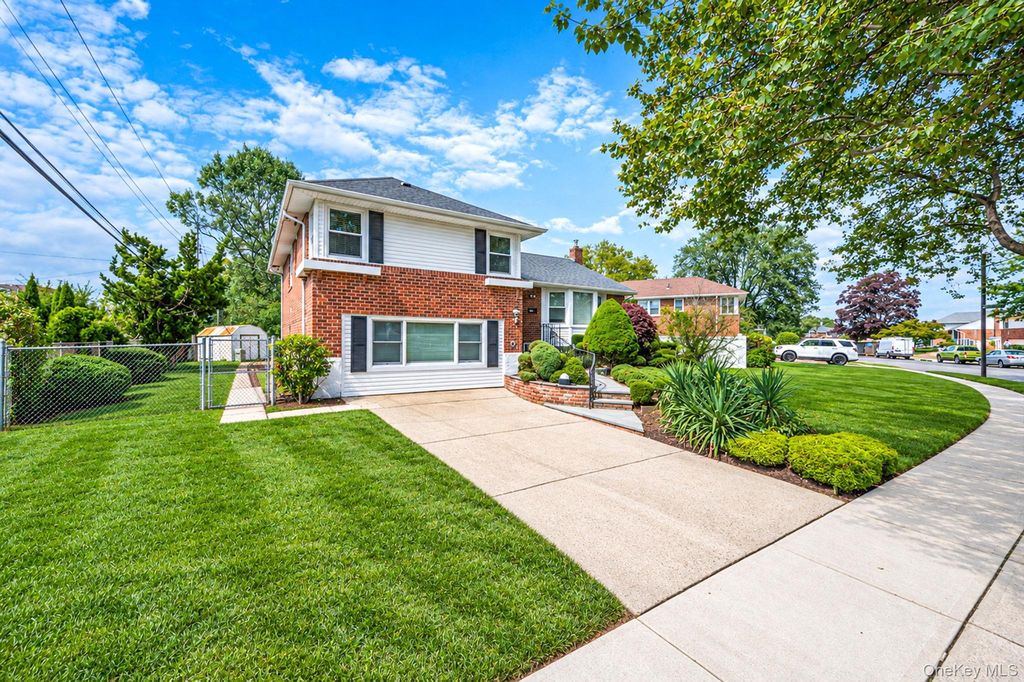 3 Rosewood Drive, Massapequa, NY 11758 — photo 3