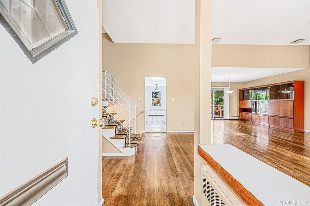 3 Rosewood Drive, Massapequa, NY 11758 — photo 4