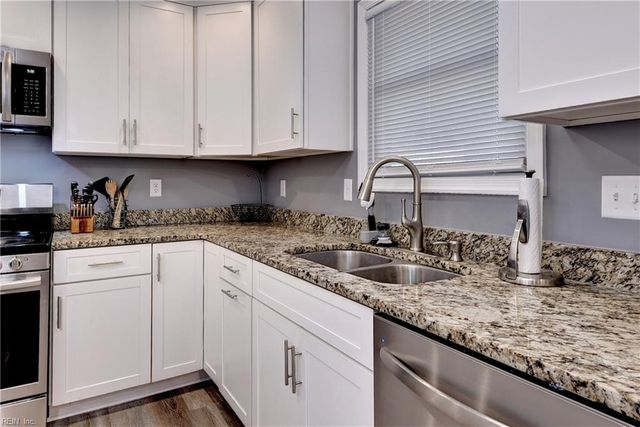6139 Lamberth LN, Gloucester, VA 23061