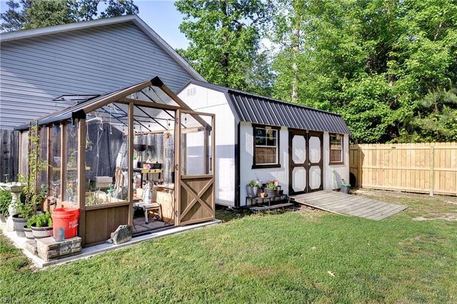 6139 Lamberth LN, Gloucester, VA 23061