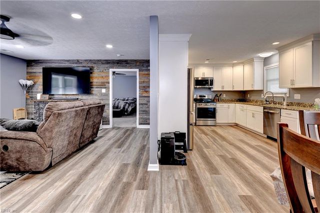 6139 Lamberth LN, Gloucester, VA 23061