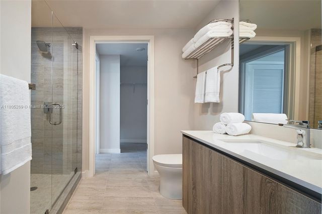 3900 Biscayne Blvd N-705, Miami, FL 33137