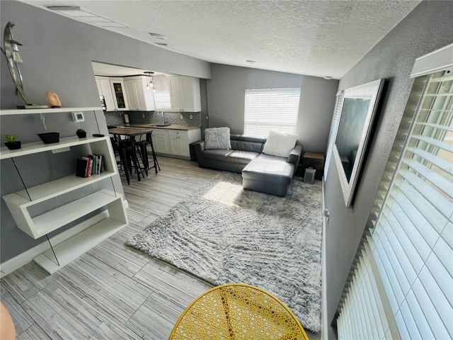 7301 N DIXON AVENUE B, Tampa, FL 33604