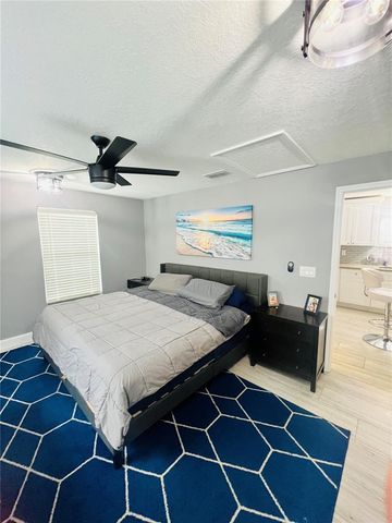 7301 N DIXON AVENUE B, Tampa, FL 33604