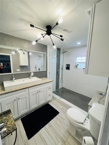 7301 N DIXON AVENUE B, Tampa, FL 33604