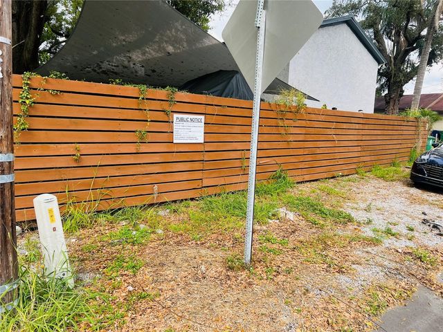 7301 N DIXON AVENUE B, Tampa, FL 33604