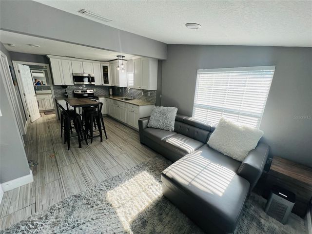 7301 N DIXON AVENUE B, Tampa, FL 33604