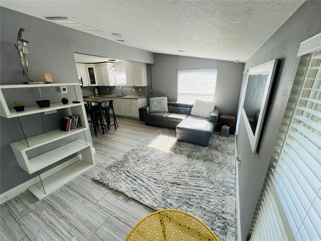 7301 N DIXON AVENUE B, Tampa, FL 33604