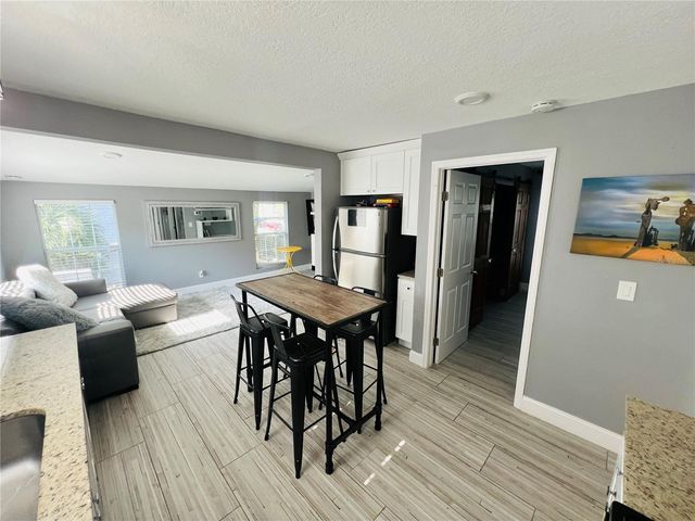 7301 N DIXON AVENUE B, Tampa, FL 33604