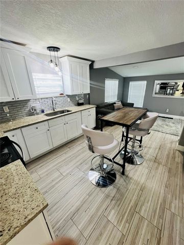 7301 N DIXON AVENUE B, Tampa, FL 33604