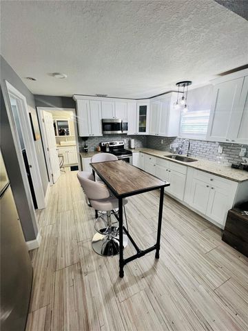 7301 N DIXON AVENUE B, Tampa, FL 33604