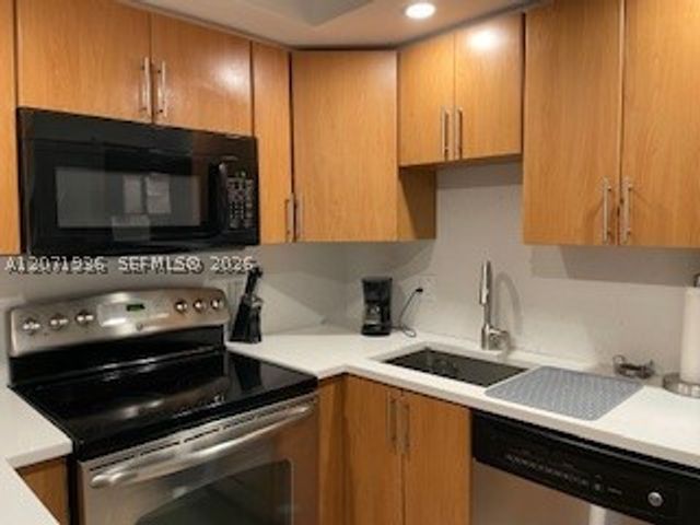 1050 SE 15th St 202, Fort Lauderdale, FL 33316
