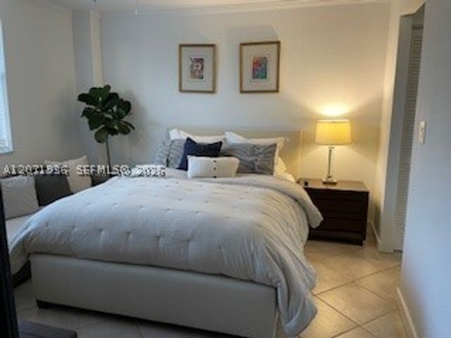 1050 SE 15th St 202, Fort Lauderdale, FL 33316