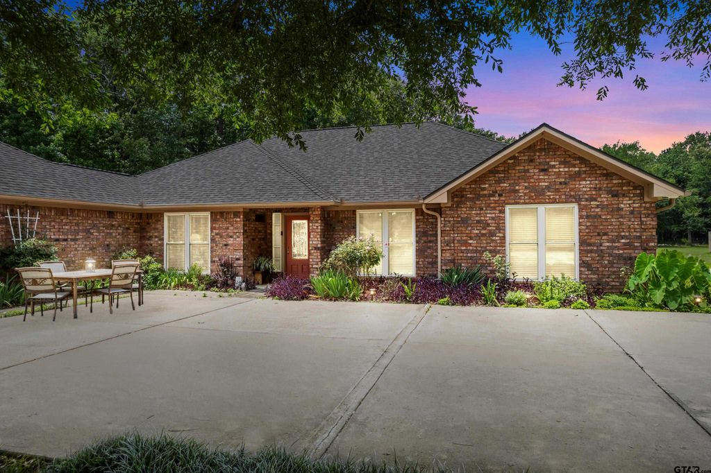 20 County Road 2938 South, Pittsburg, TX 75686