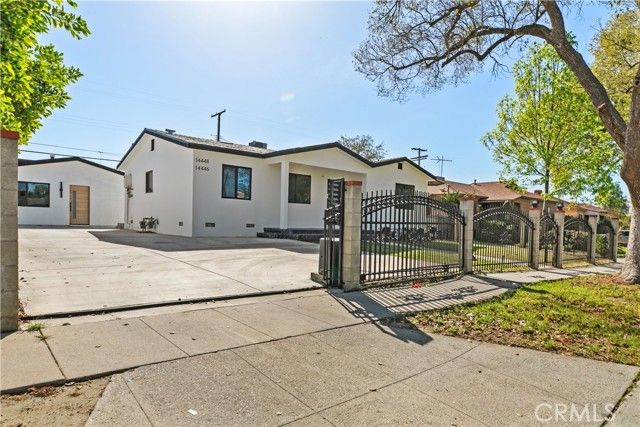 14448 Pinney Street, Arleta (los Angeles), CA 91331