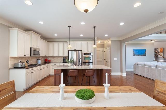 155 Cochran Farms Drive, Roswell, GA 30075