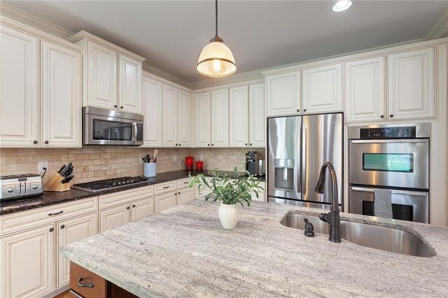 155 Cochran Farms Drive, Roswell, GA 30075