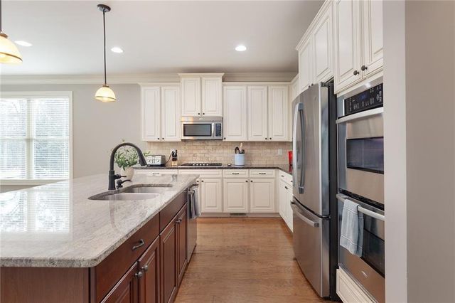 155 Cochran Farms Drive, Roswell, GA 30075