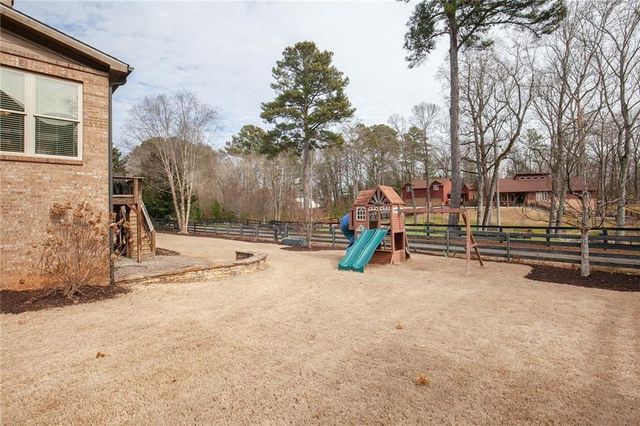 155 Cochran Farms Drive, Roswell, GA 30075