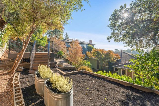 4671 Stauffer Pl, Oakland, CA 94619