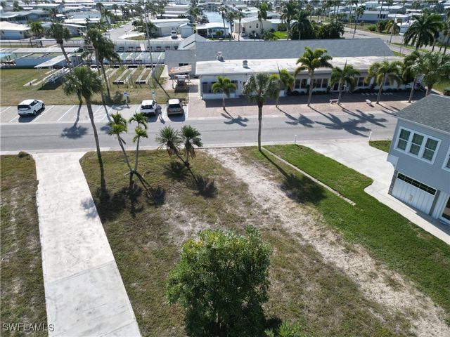 11210 Bayside LN, Fort Myers Beach, FL 33931