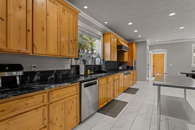 1679 NE Terrace Drive, Grants Pass, OR 97526