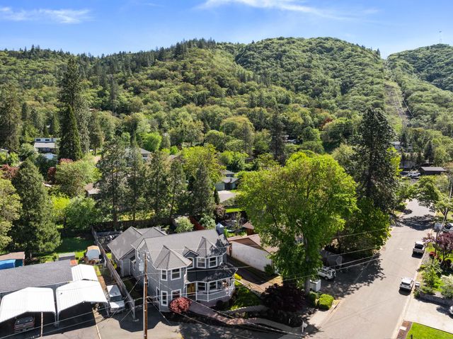 1679 NE Terrace Drive, Grants Pass, OR 97526