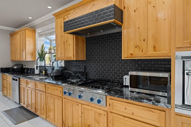 1679 NE Terrace Drive, Grants Pass, OR 97526