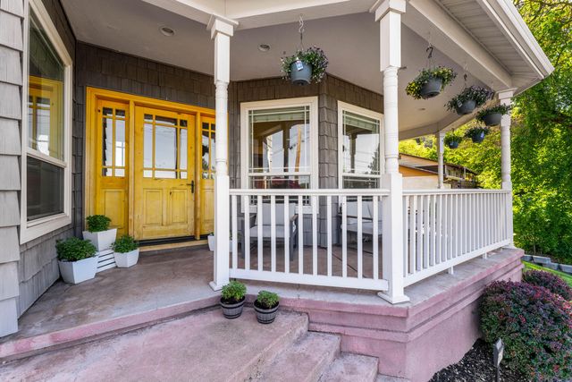 1679 NE Terrace Drive, Grants Pass, OR 97526