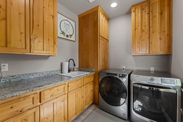 1679 NE Terrace Drive, Grants Pass, OR 97526