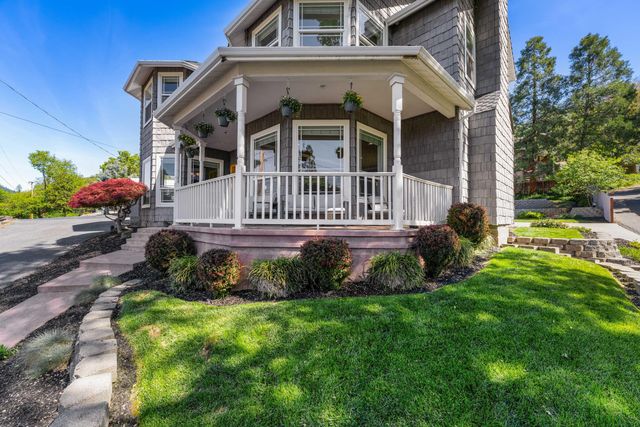 1679 NE Terrace Drive, Grants Pass, OR 97526