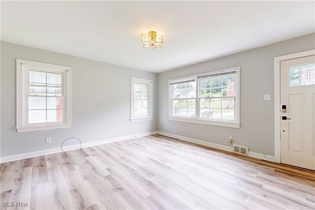 2717 Cleveland Avenue, Steubenville, OH 43952