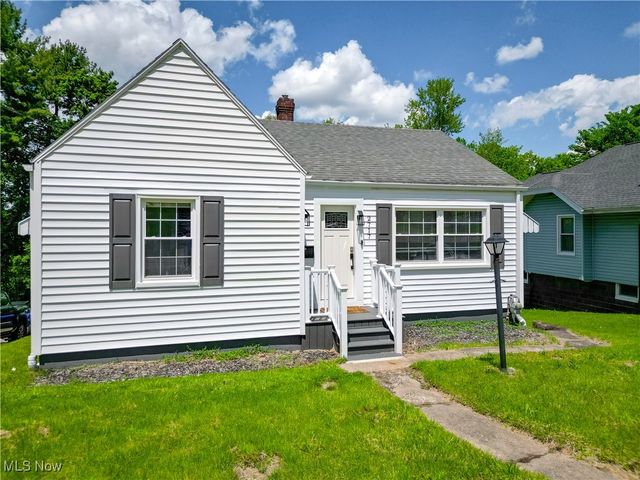 2717 Cleveland Avenue, Steubenville, OH 43952