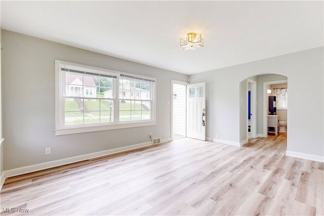 2717 Cleveland Avenue, Steubenville, OH 43952