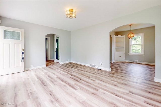 2717 Cleveland Avenue, Steubenville, OH 43952