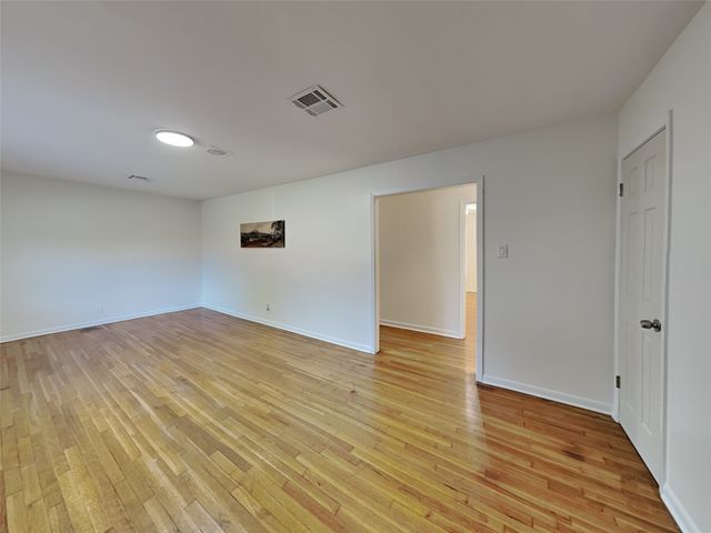 1019 Park Center Street, Benbrook, TX 76126