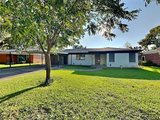 1019 Park Center Street, Benbrook, TX 76126