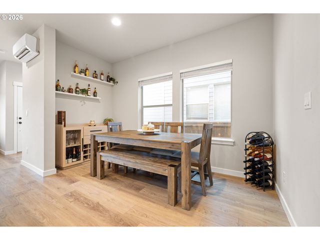 17322 Se CROSSROADS Ave, Happy Valley, OR 97089