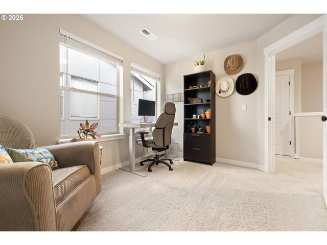17322 Se CROSSROADS Ave, Happy Valley, OR 97089