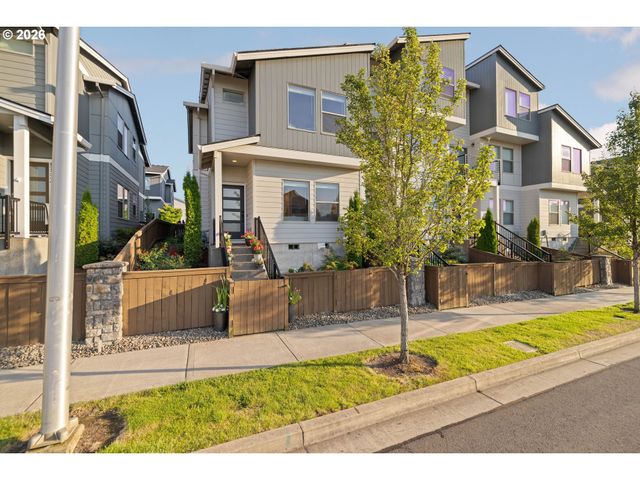 17322 Se CROSSROADS Ave, Happy Valley, OR 97089