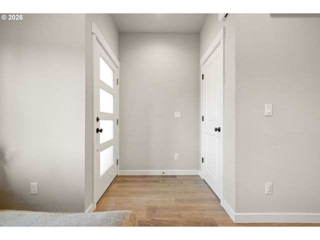 17322 Se CROSSROADS Ave, Happy Valley, OR 97089