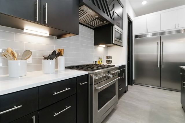 1149 NE Monroe Street, Bentonville, AR 72712