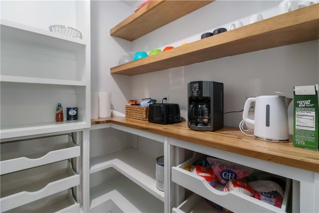 1149 NE Monroe Street, Bentonville, AR 72712