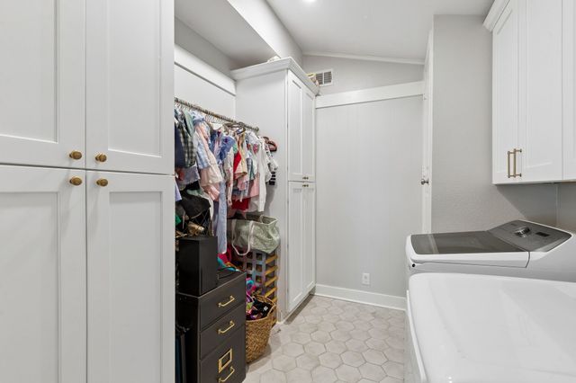 10111 Shadyview Drive, Dallas, TX 75238