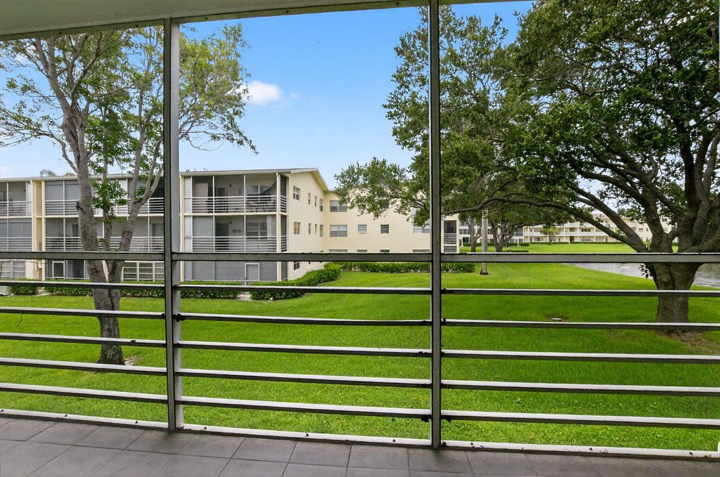 Image 15 of property listing at 63 Dorset B, Boca Raton, FL 33434